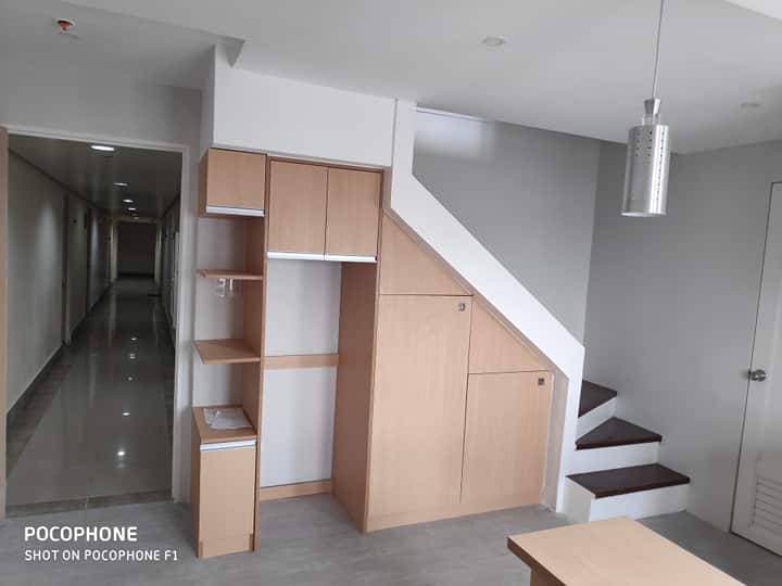 Unit  For Rent at Victoria De Makati