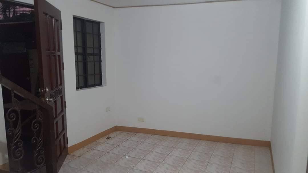 Apartment for Rent in QC  with Parking