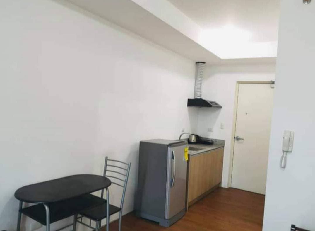 Studio Unit For Rent at Linear Makati