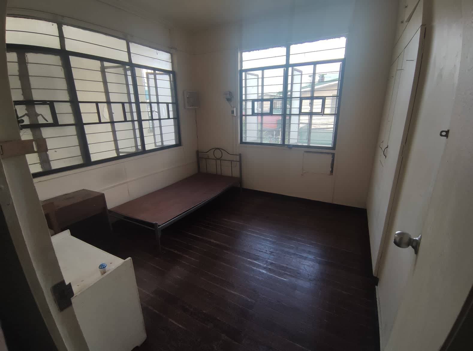 Paranaque Valley 6 Room