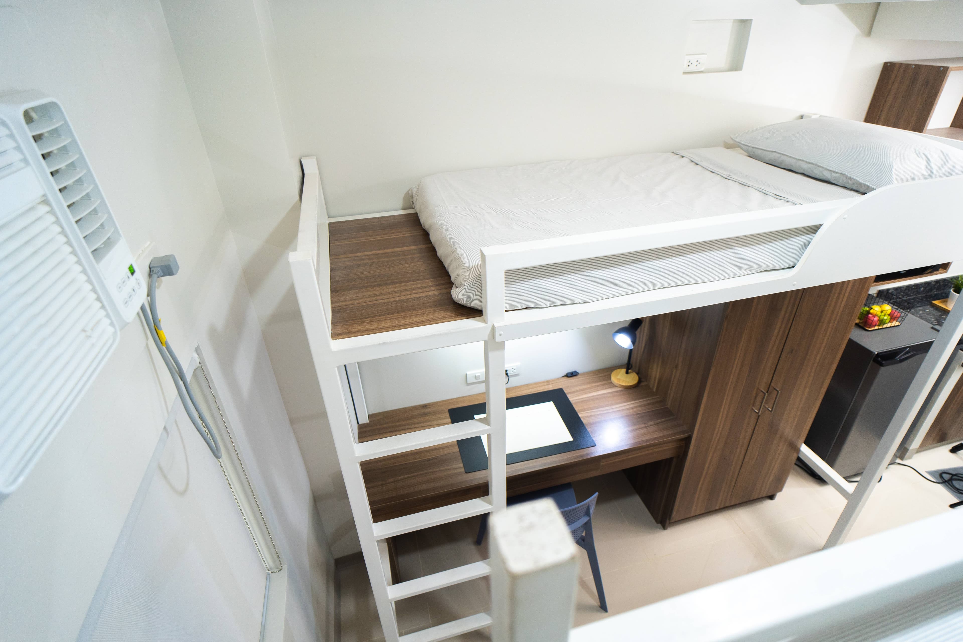 Fully Furnished 2 Bed Condo near Taft