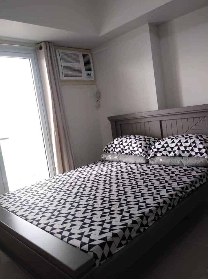 Room For Rent at Silk Residences 