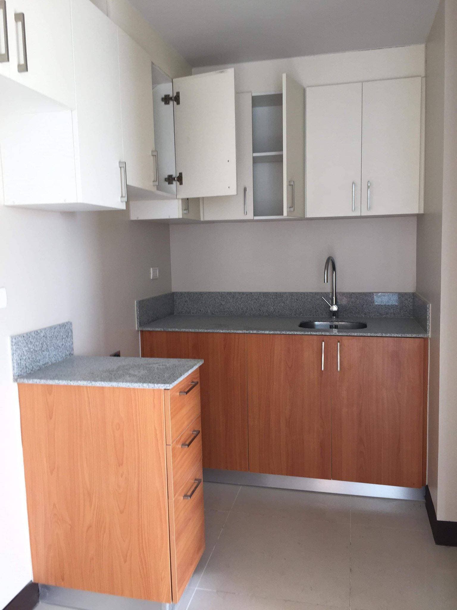 1 Bedroom Condo For Rent