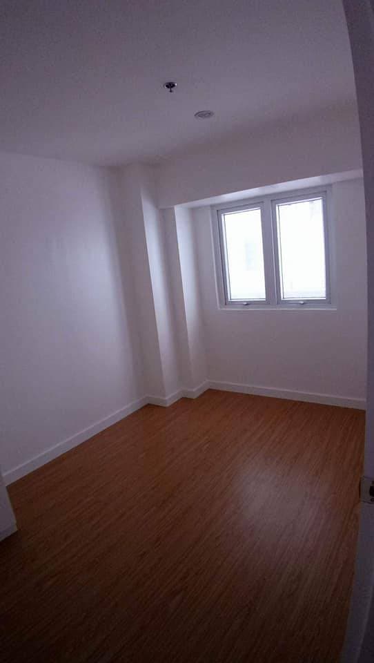 Unit For Rent At Victoria de Makati 