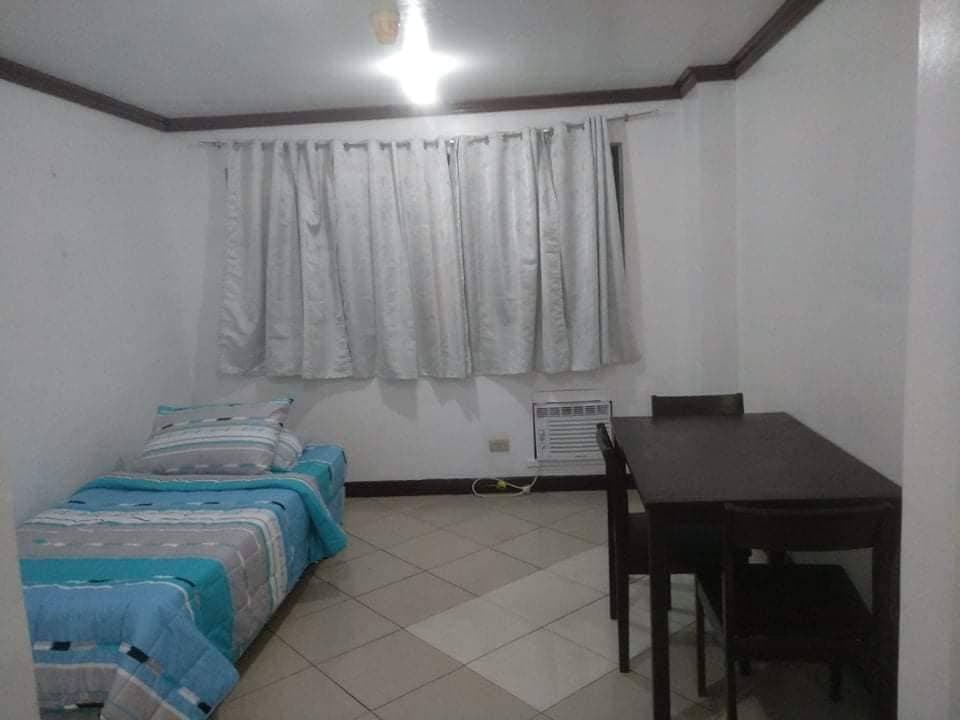 Studio Unit For Rent At Palm Towers